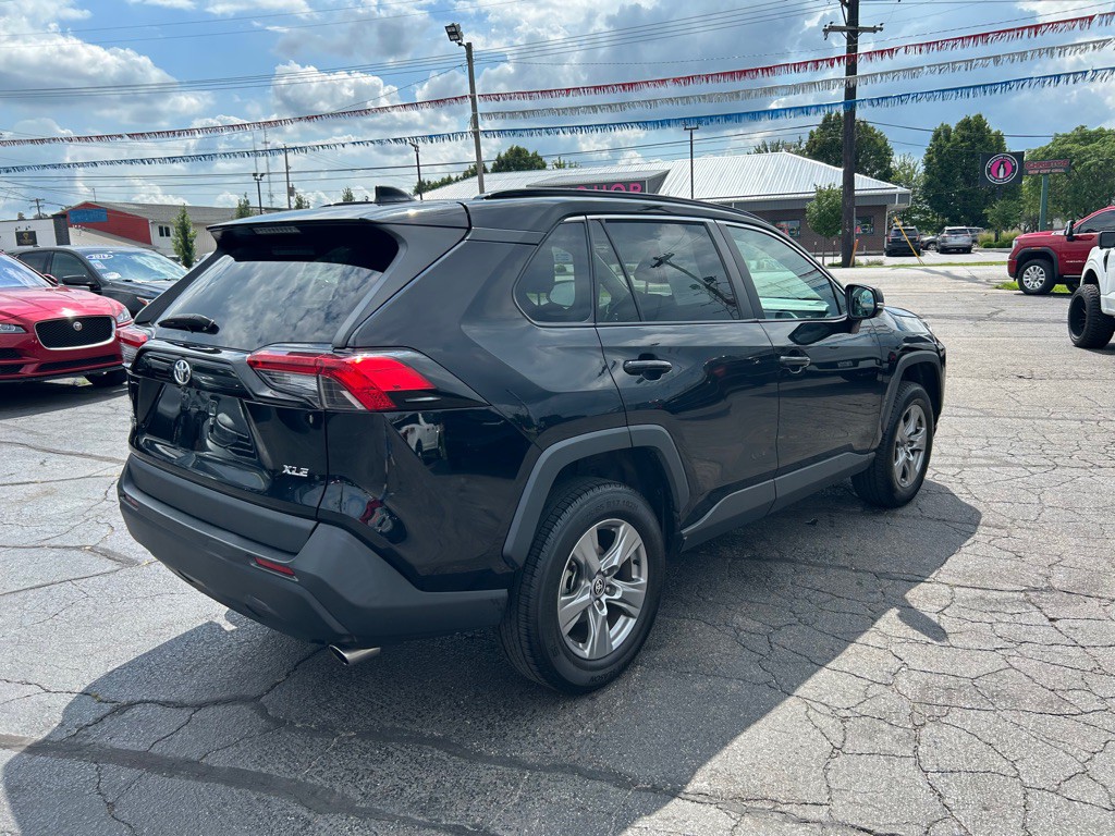2022 Toyota Rav4 Image 9