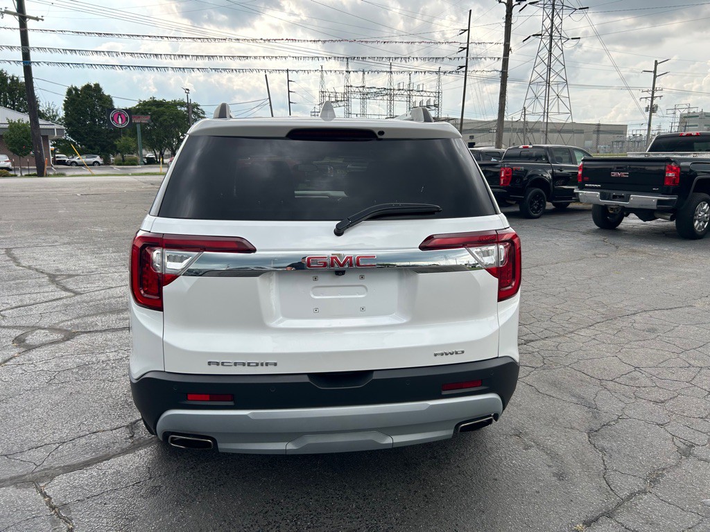2023 GMC Acadia Image 8