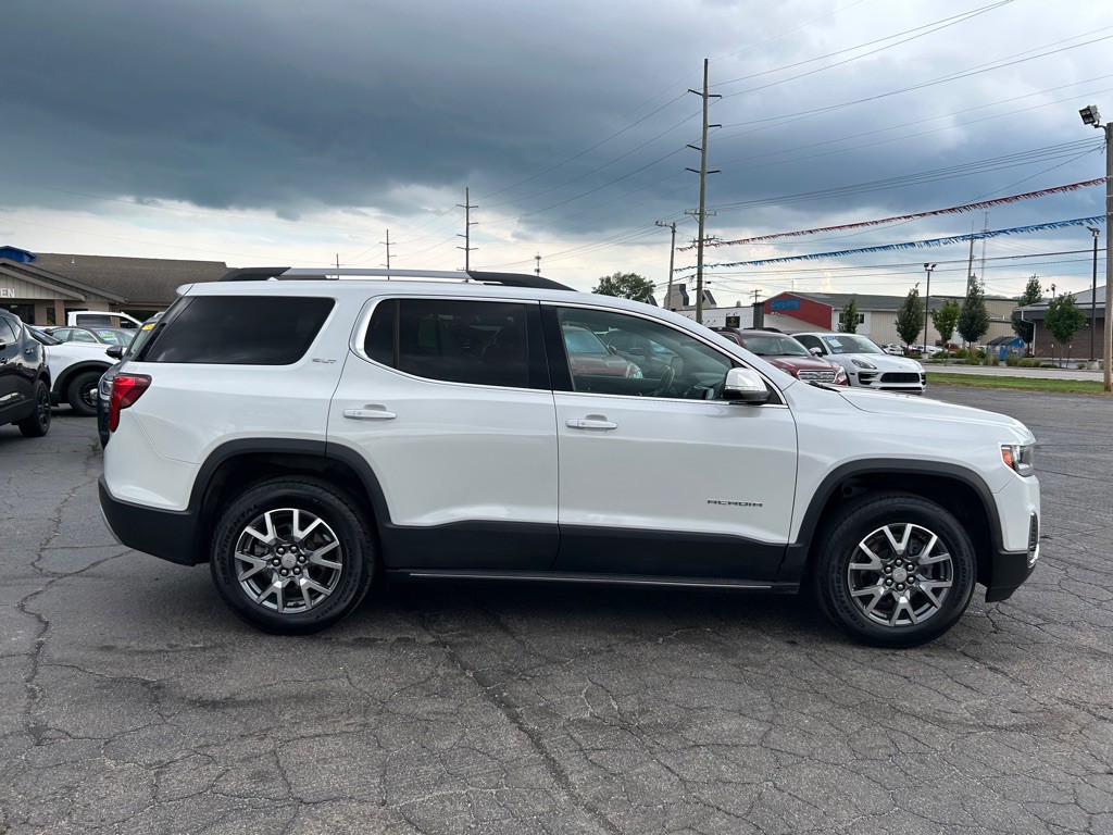 2023 GMC Acadia Image 10