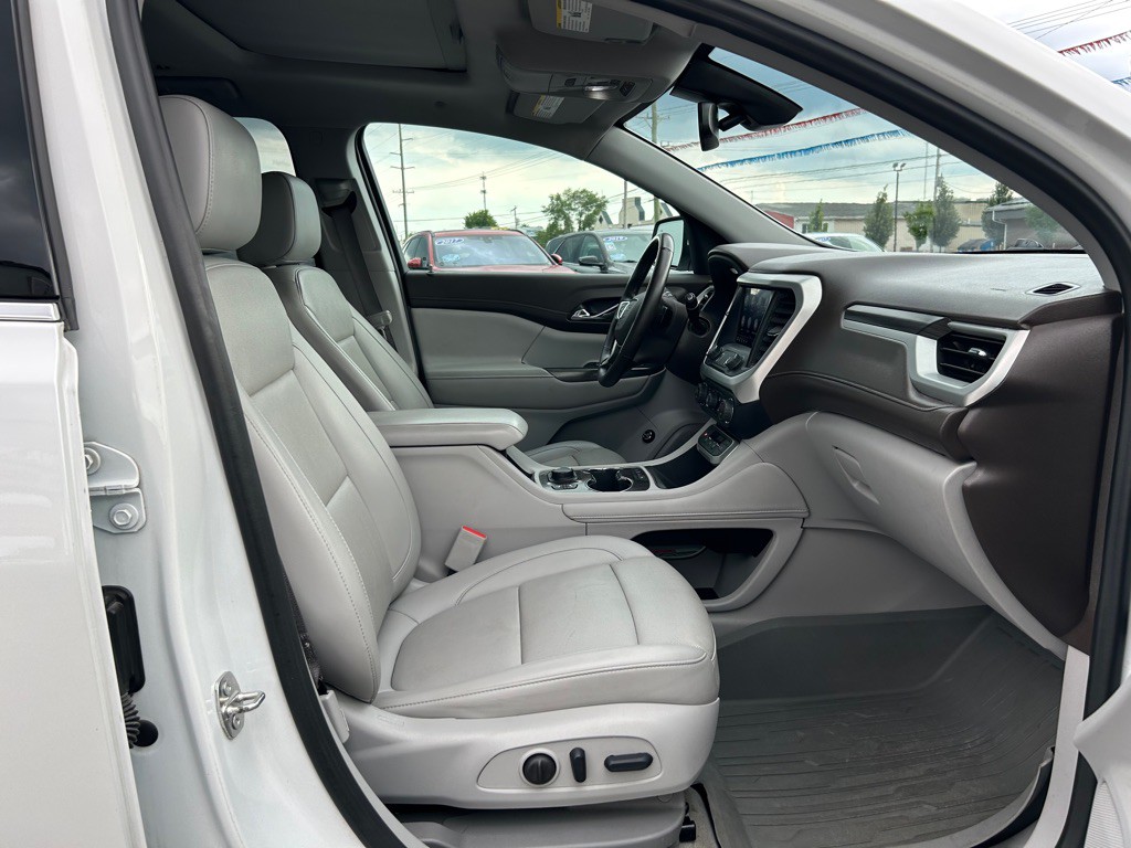 2023 GMC Acadia Image 11
