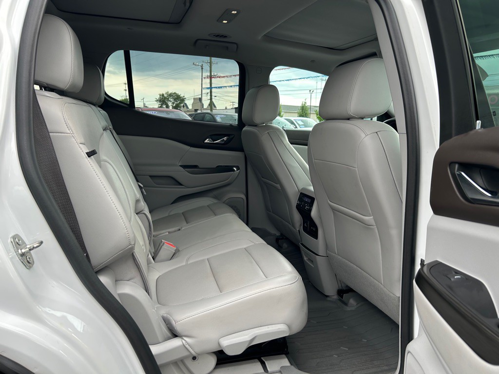 2023 GMC Acadia Image 12