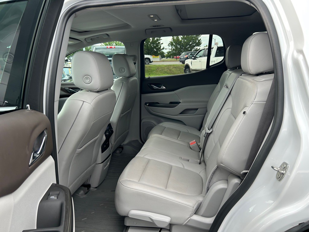 2023 GMC Acadia Image 15