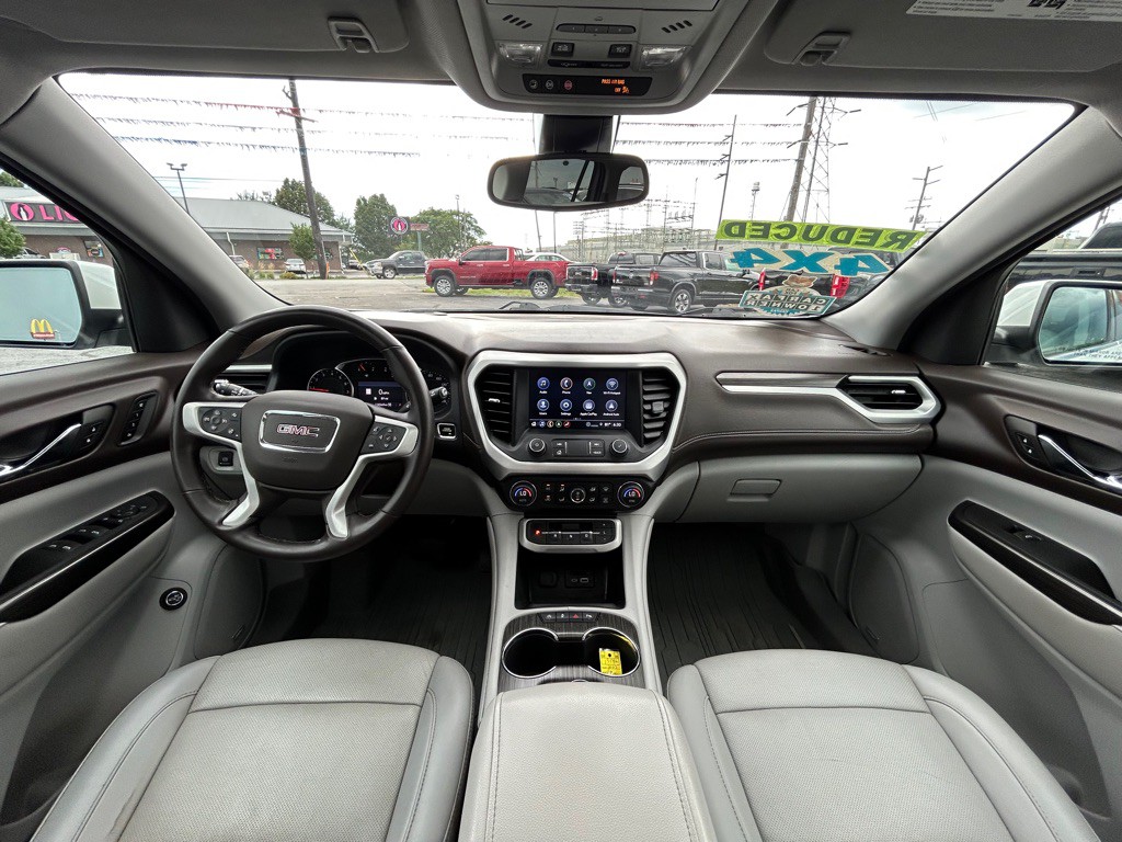 2023 GMC Acadia Image 17