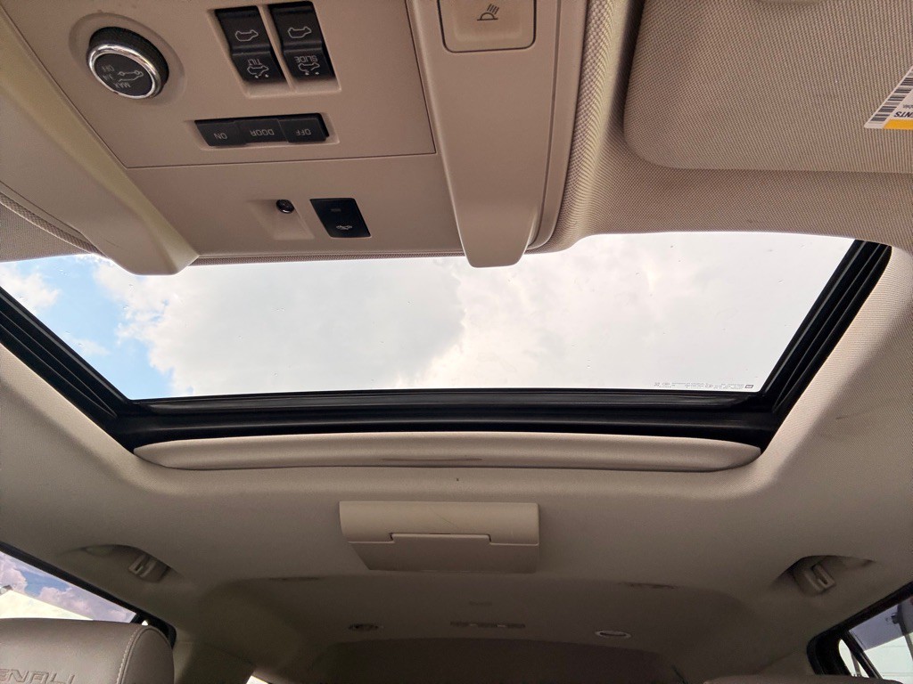 2020 GMC Yukon Image 17