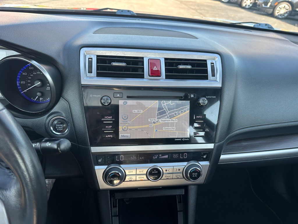 2015 Subaru Legacy Image 18