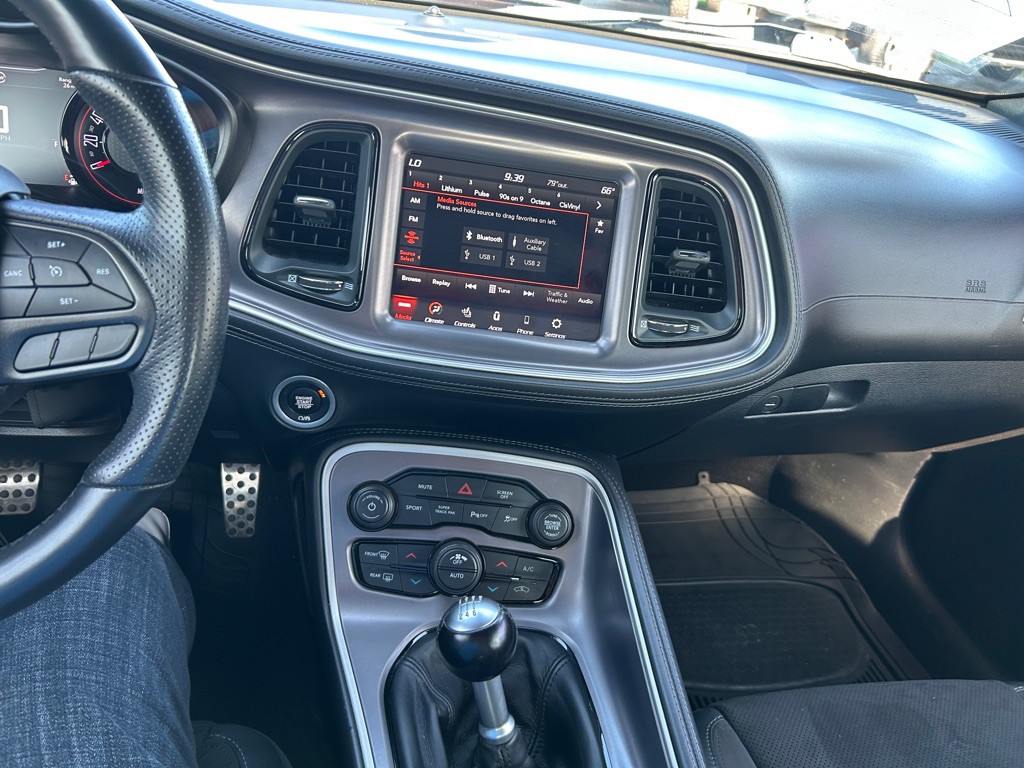 2021 Dodge Challenger Image 17