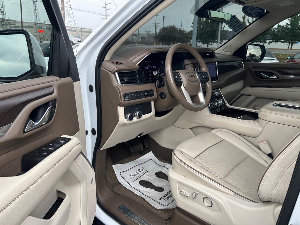 2021 GMC Yukon Image 16