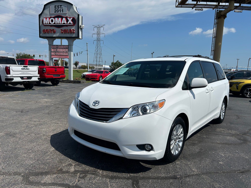 2012 Toyota Sienna Image 5