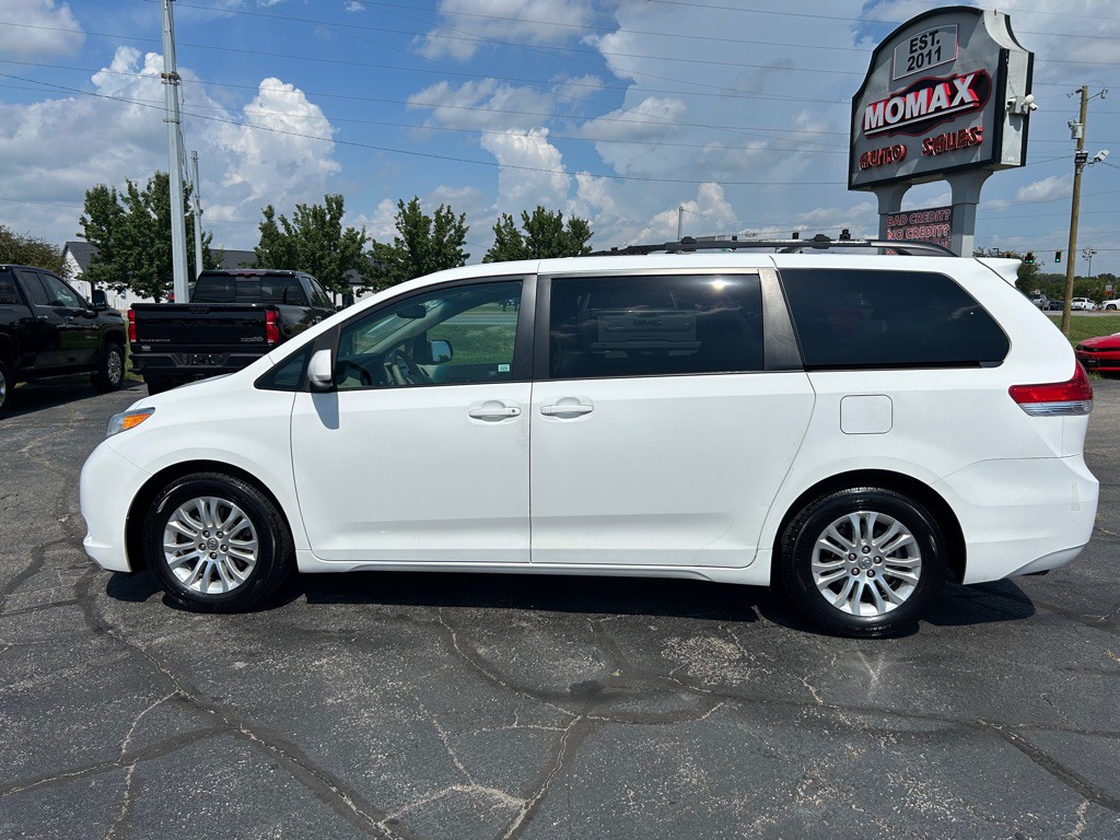 2012 Toyota Sienna Image 6