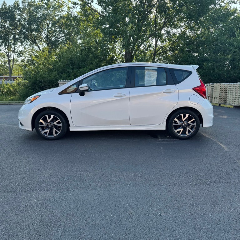 2016 Nissan Versa Image 2