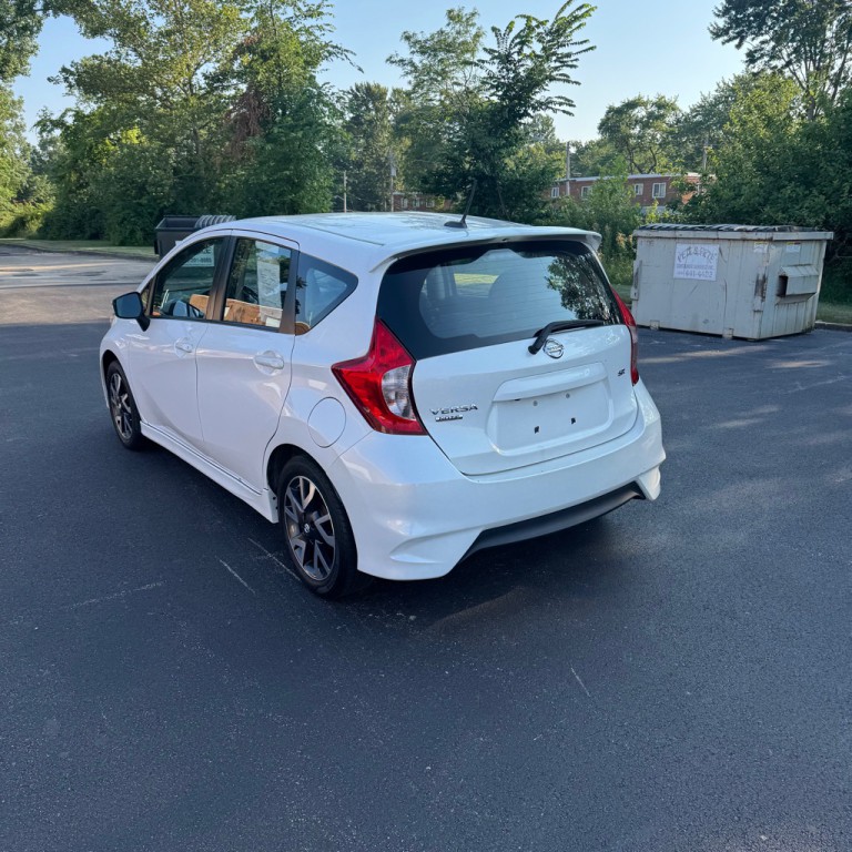 2016 Nissan Versa Image 3