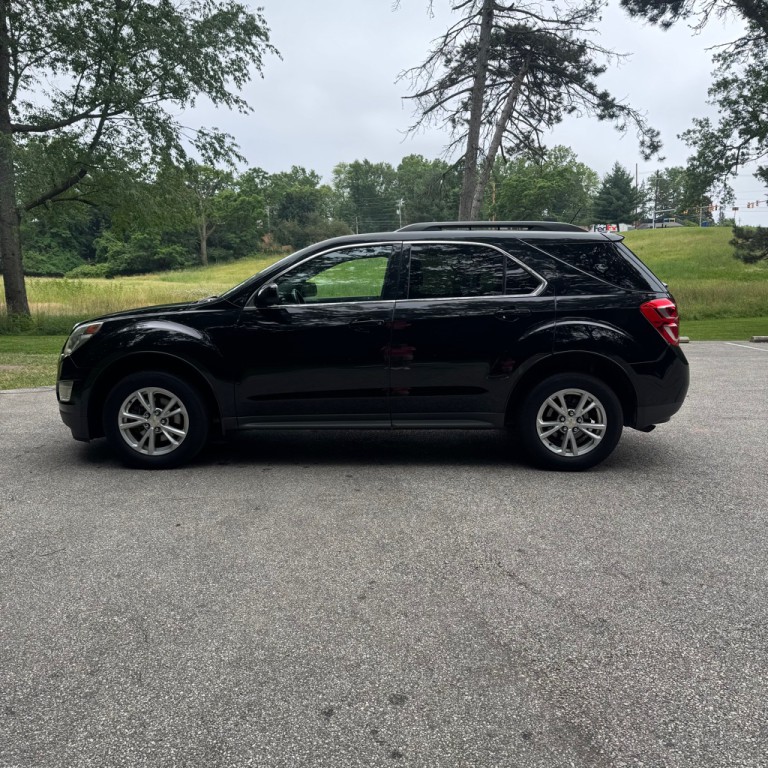 2017 Chevrolet Equinox Image 2