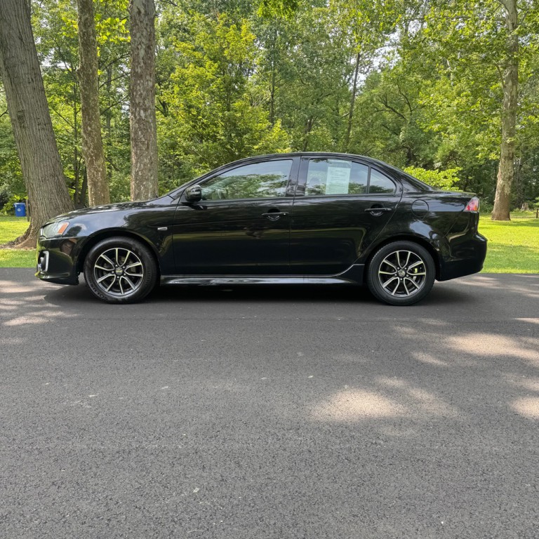 2017 Mitsubishi Lancer Image 2