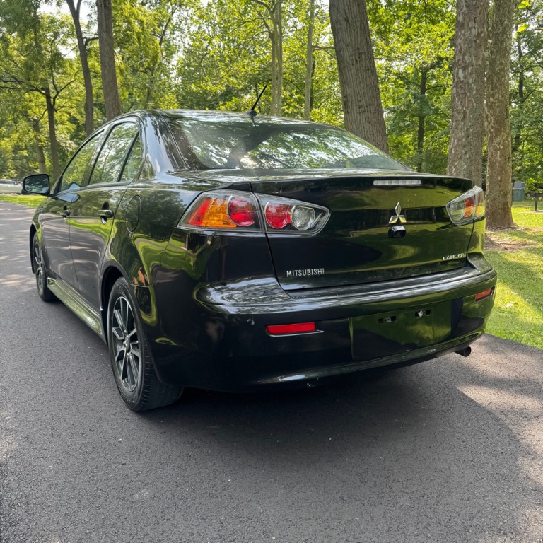 2017 Mitsubishi Lancer Image 3