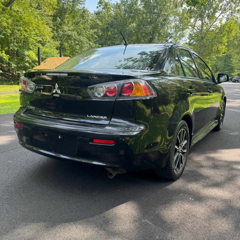 2017 Mitsubishi Lancer Image 4