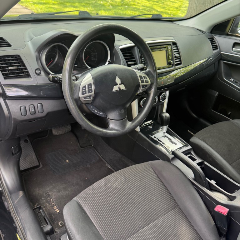 2017 Mitsubishi Lancer Image 8