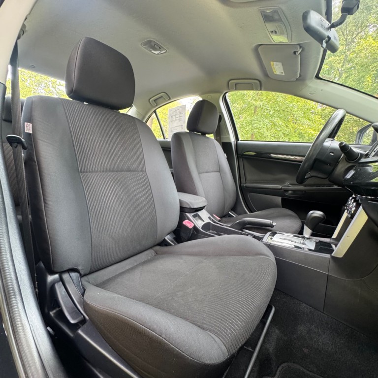 2017 Mitsubishi Lancer Image 10
