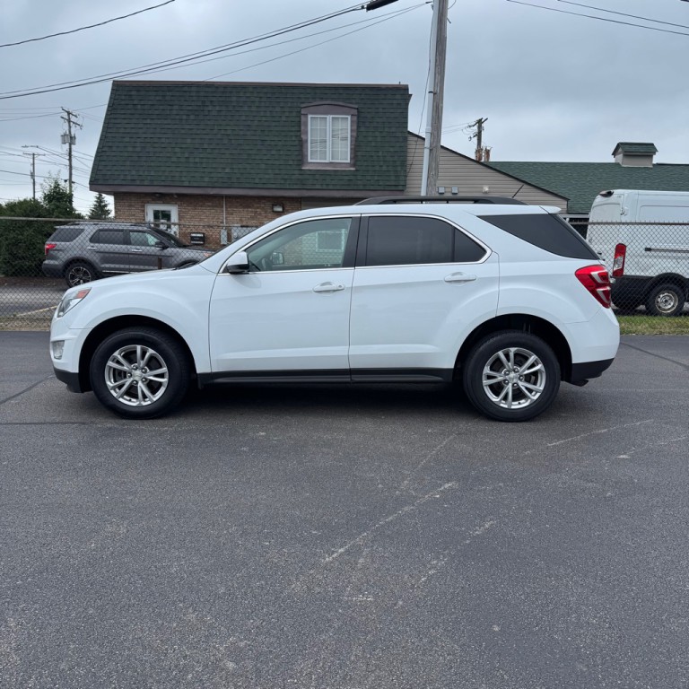 2017 Chevrolet Equinox Image 2