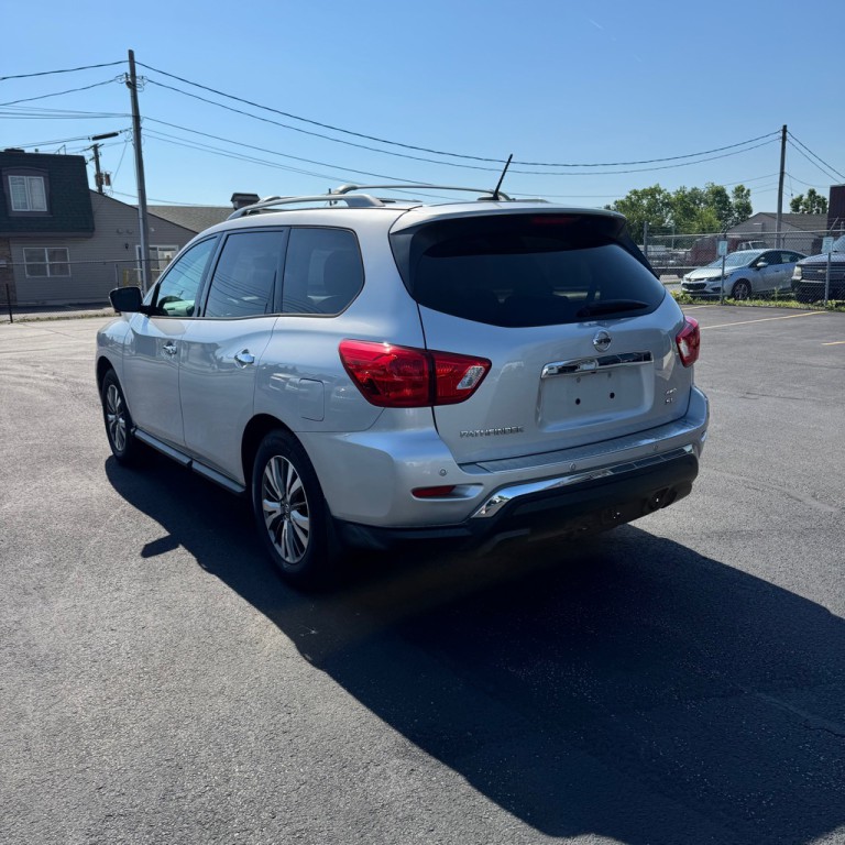 2017 Nissan Pathfinder Image 3
