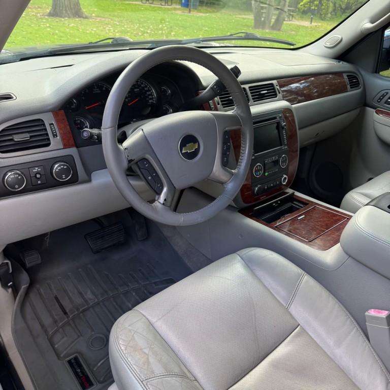 2011 Chevrolet Tahoe Image 8