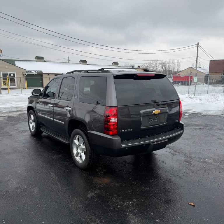 2011 Chevrolet Tahoe Image 3