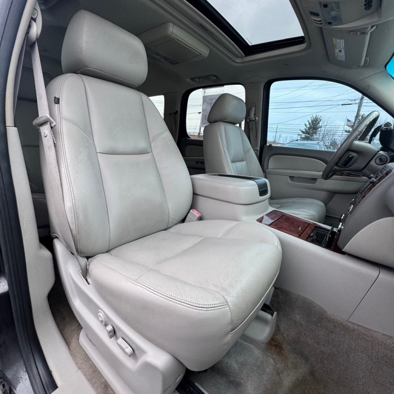 2011 Chevrolet Tahoe Image 8
