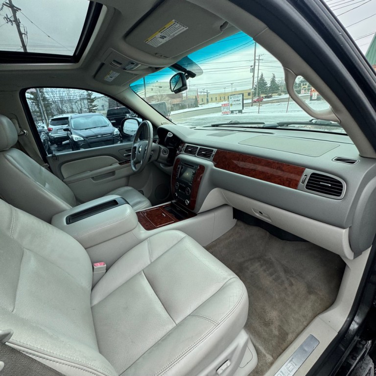 2011 Chevrolet Tahoe Image 9