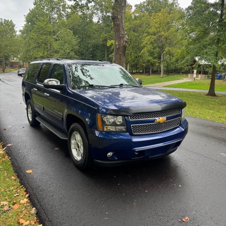 2012 Chevrolet Suburban Image 6