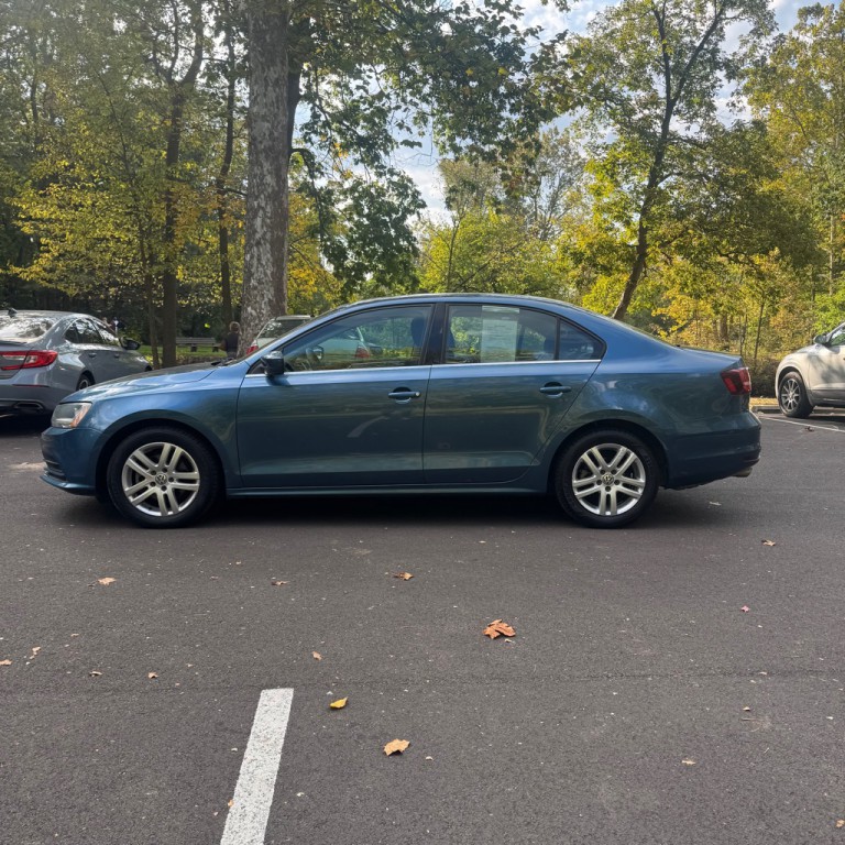 2017 Volkswagen Jetta Image 2
