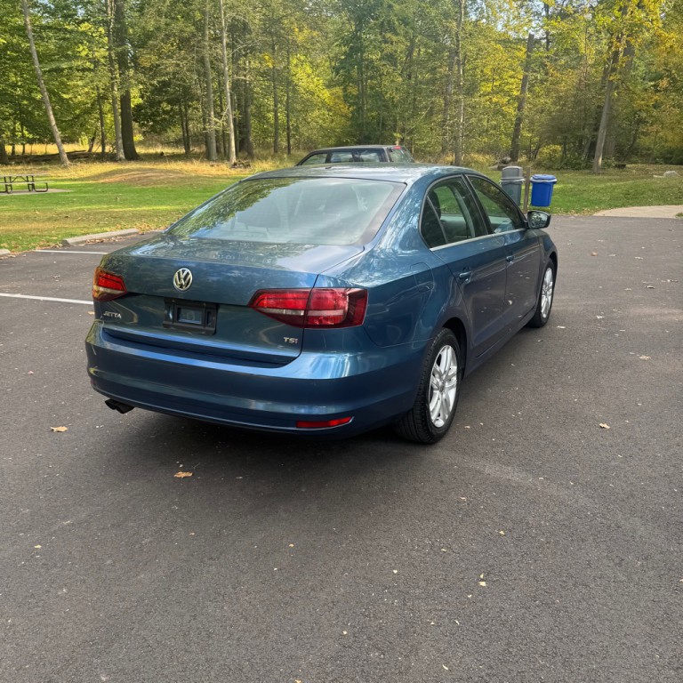 2017 Volkswagen Jetta Image 4