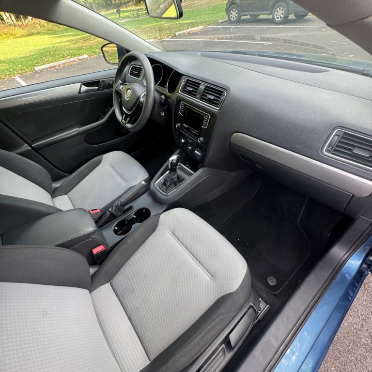 2017 Volkswagen Jetta Image 10