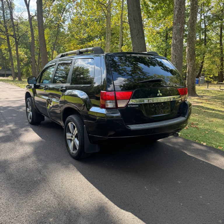 2011 Mitsubishi Endeavor Image 3