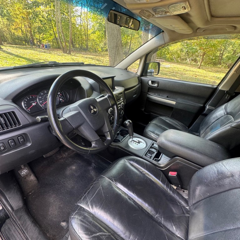 2011 Mitsubishi Endeavor Image 7