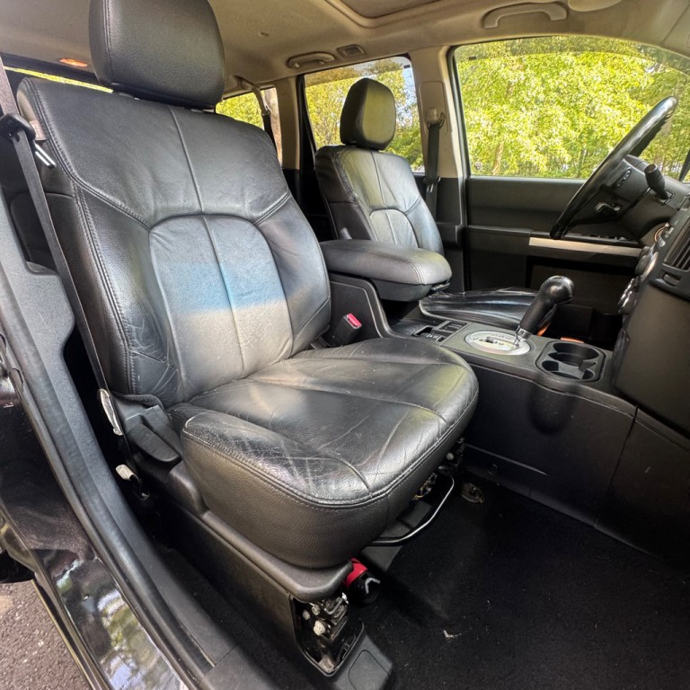 2011 Mitsubishi Endeavor Image 9
