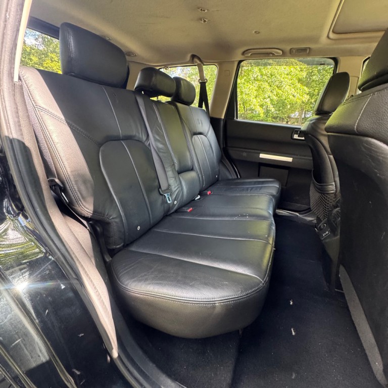 2011 Mitsubishi Endeavor Image 10