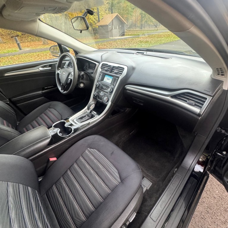 2016 Ford Fusion Image 8