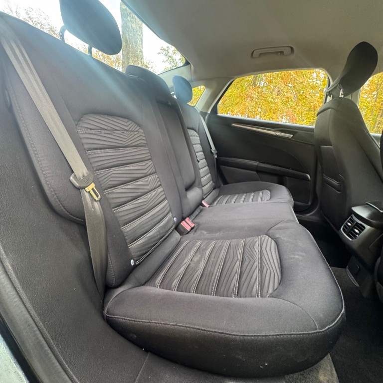 2016 Ford Fusion Image 11