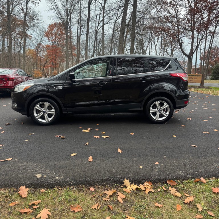 2016 Ford Escape Image 2