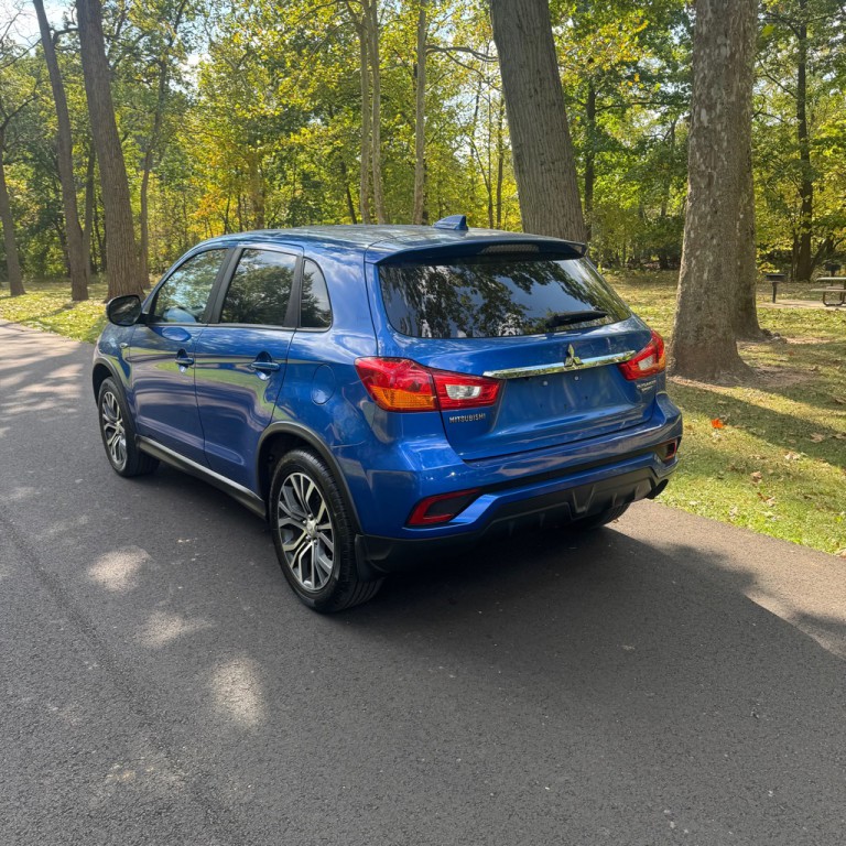 2018 Mitsubishi Outlander Image 3