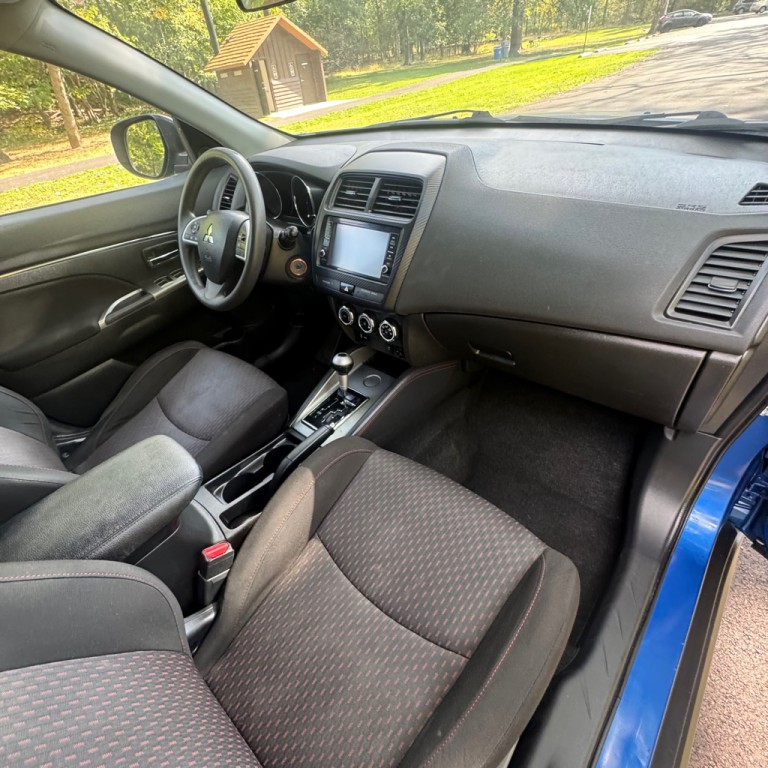 2018 Mitsubishi Outlander Image 9