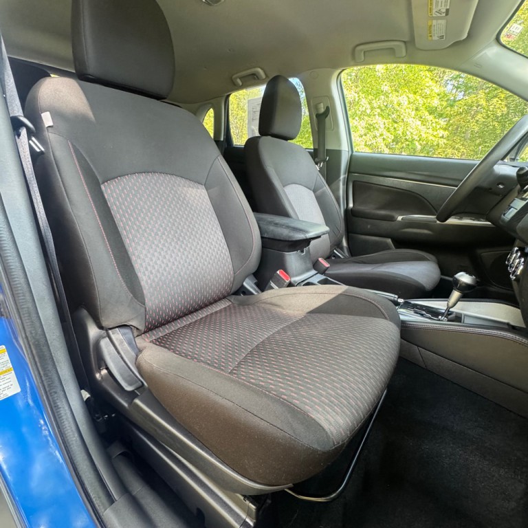 2018 Mitsubishi Outlander Image 11