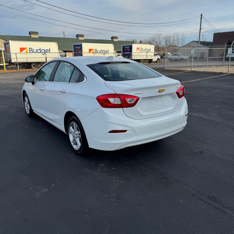 2016 Chevrolet Cruze Image 3