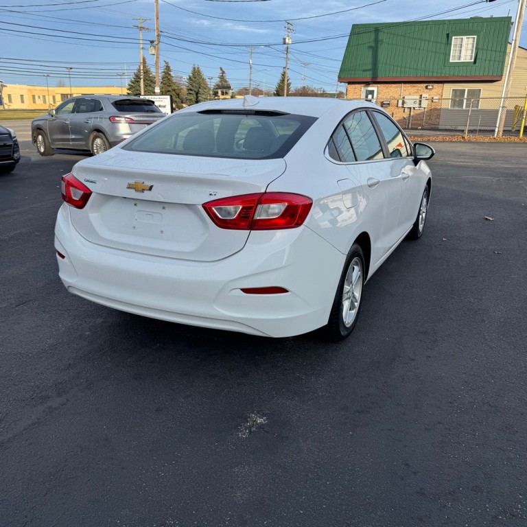 2016 Chevrolet Cruze Image 4