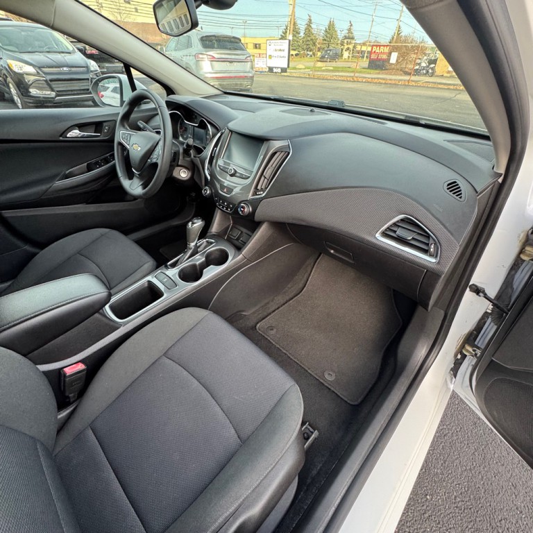 2016 Chevrolet Cruze Image 9