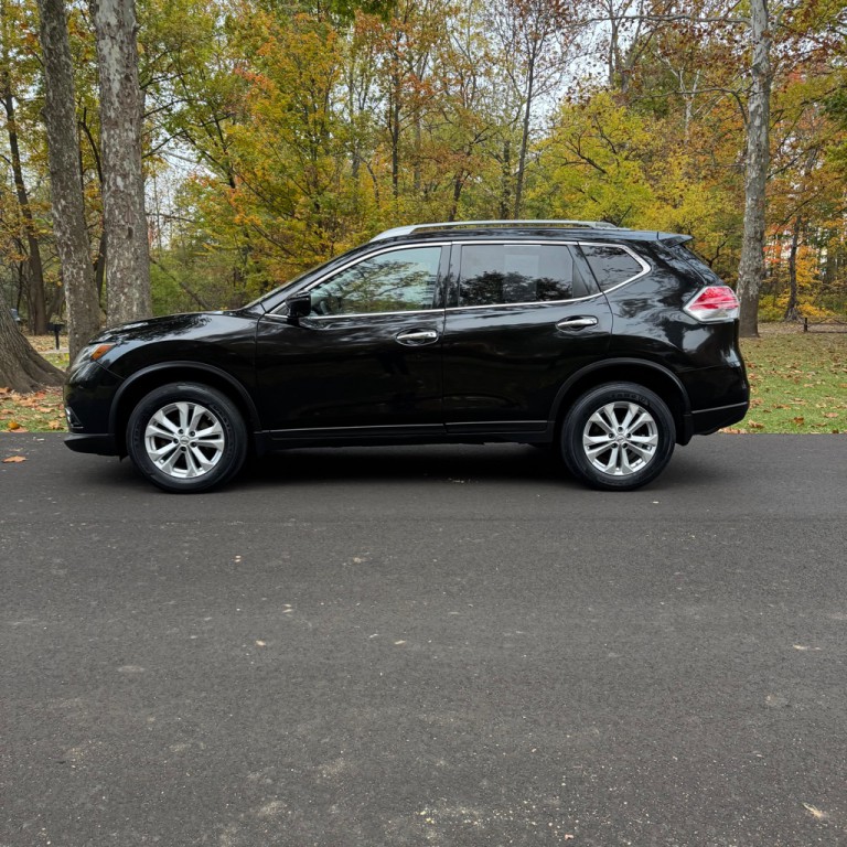 2016 Nissan Rogue Image 2