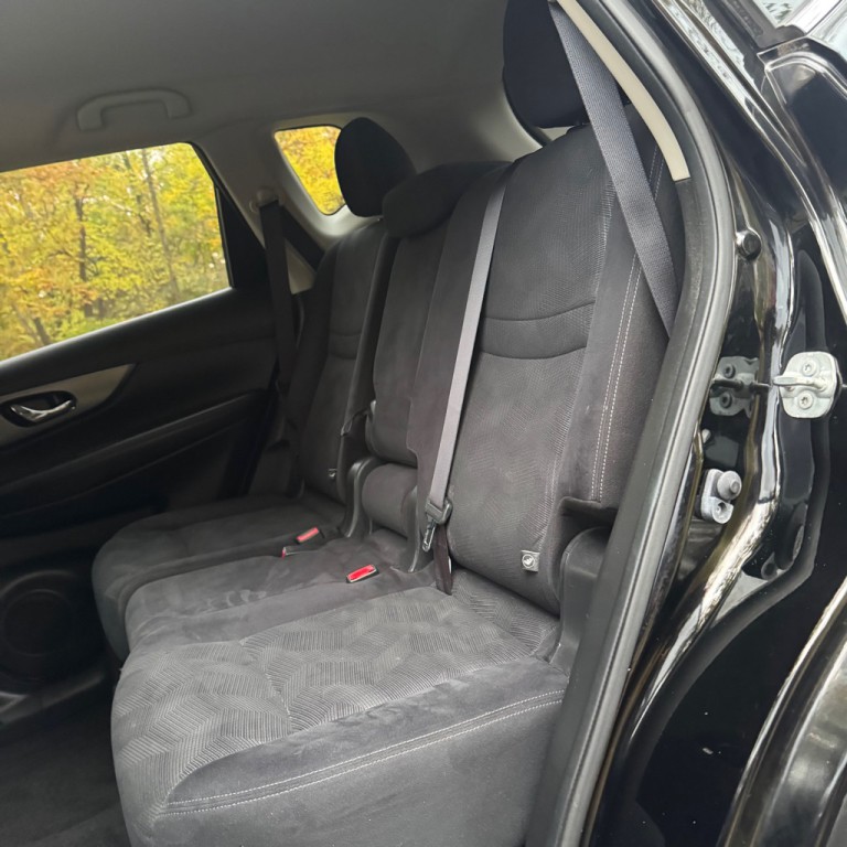 2016 Nissan Rogue Image 9