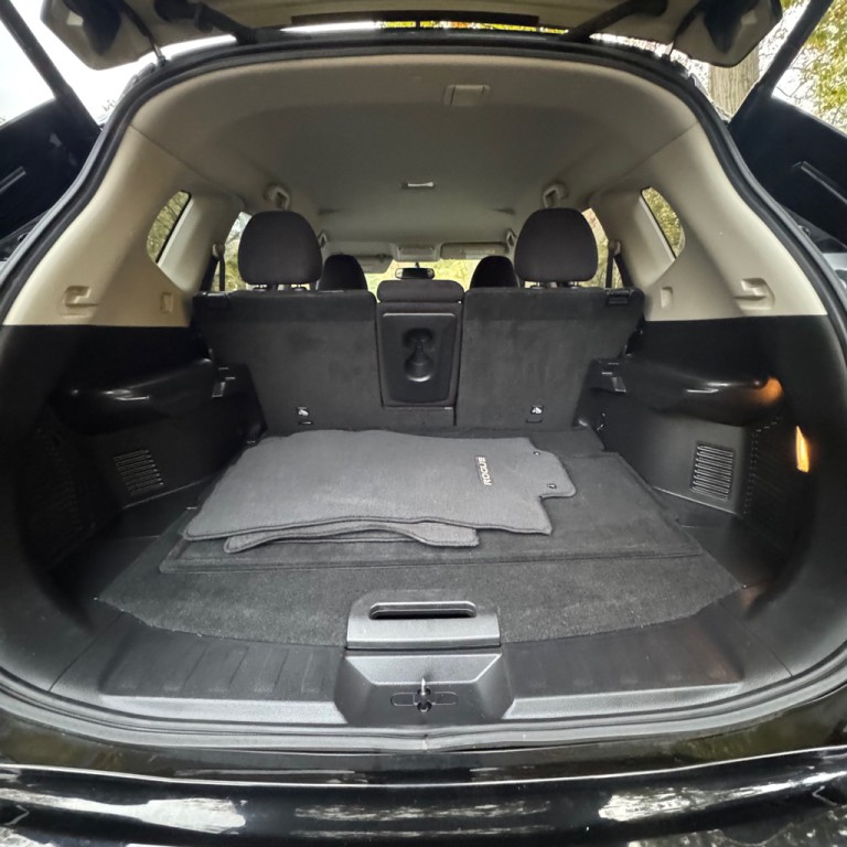 2016 Nissan Rogue Image 11