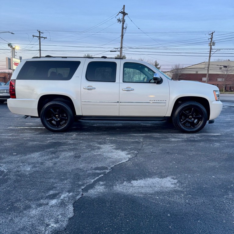 2011 Chevrolet Suburban Image 5