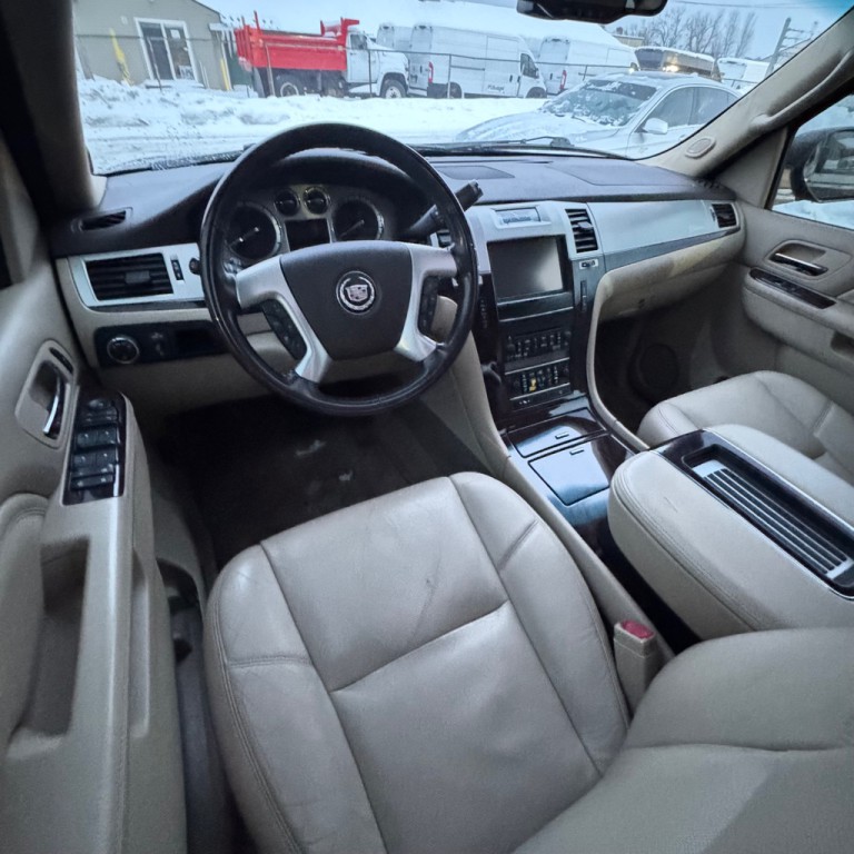 2013 Cadillac Escalade Image 7