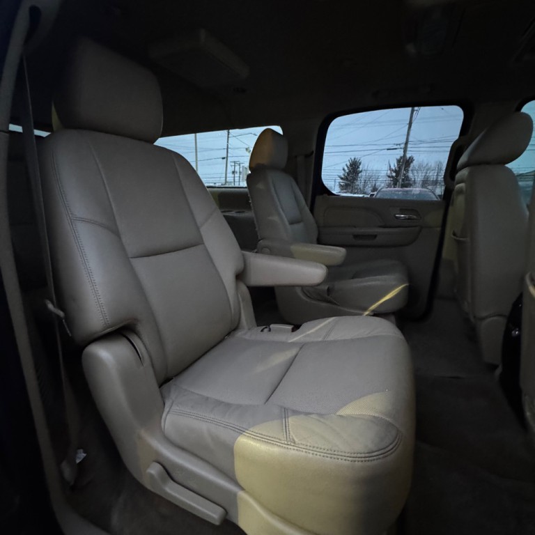 2013 Cadillac Escalade Image 9